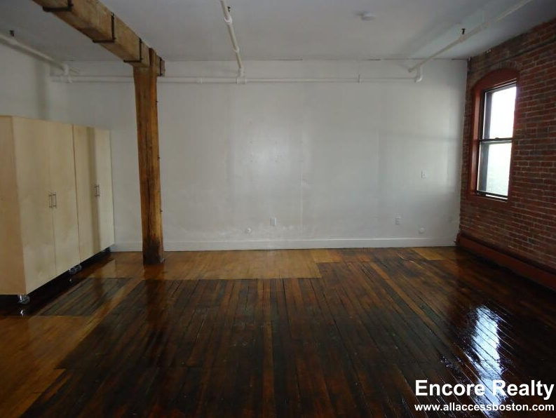 Building Photo - 804 Tremont St