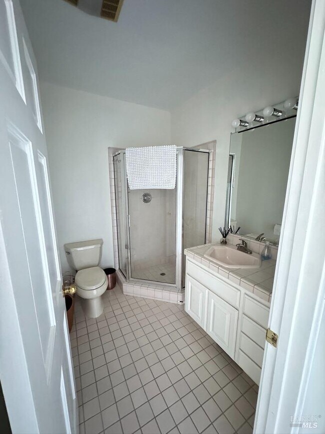 Building Photo - 67 Via Los Altos