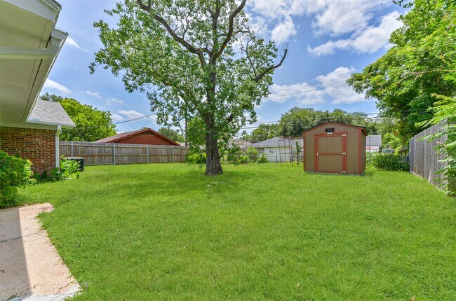 Building Photo - 9631 Bundy Ln