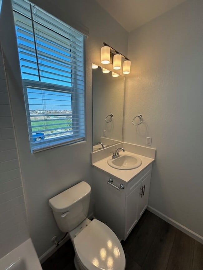 Building Photo - Brand New Home