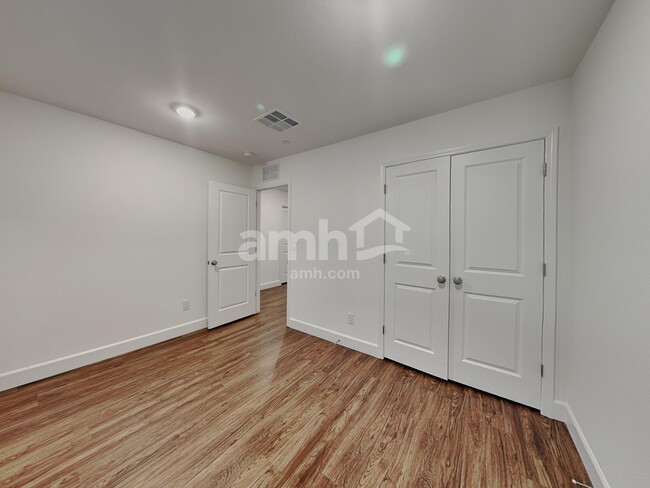 Building Photo - 3324 Blodwen St