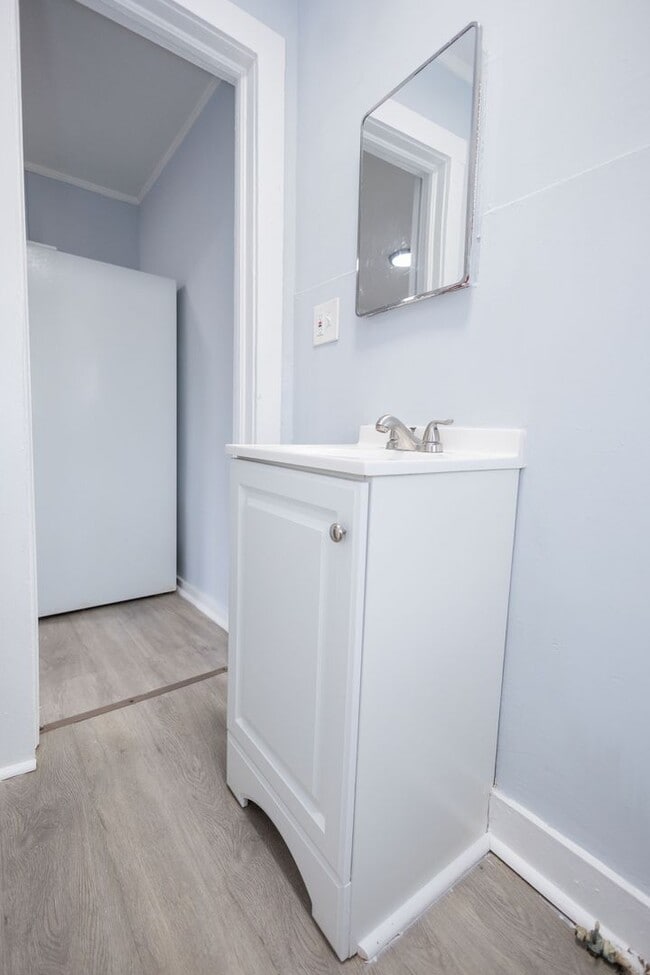 Building Photo - 911 Ray St