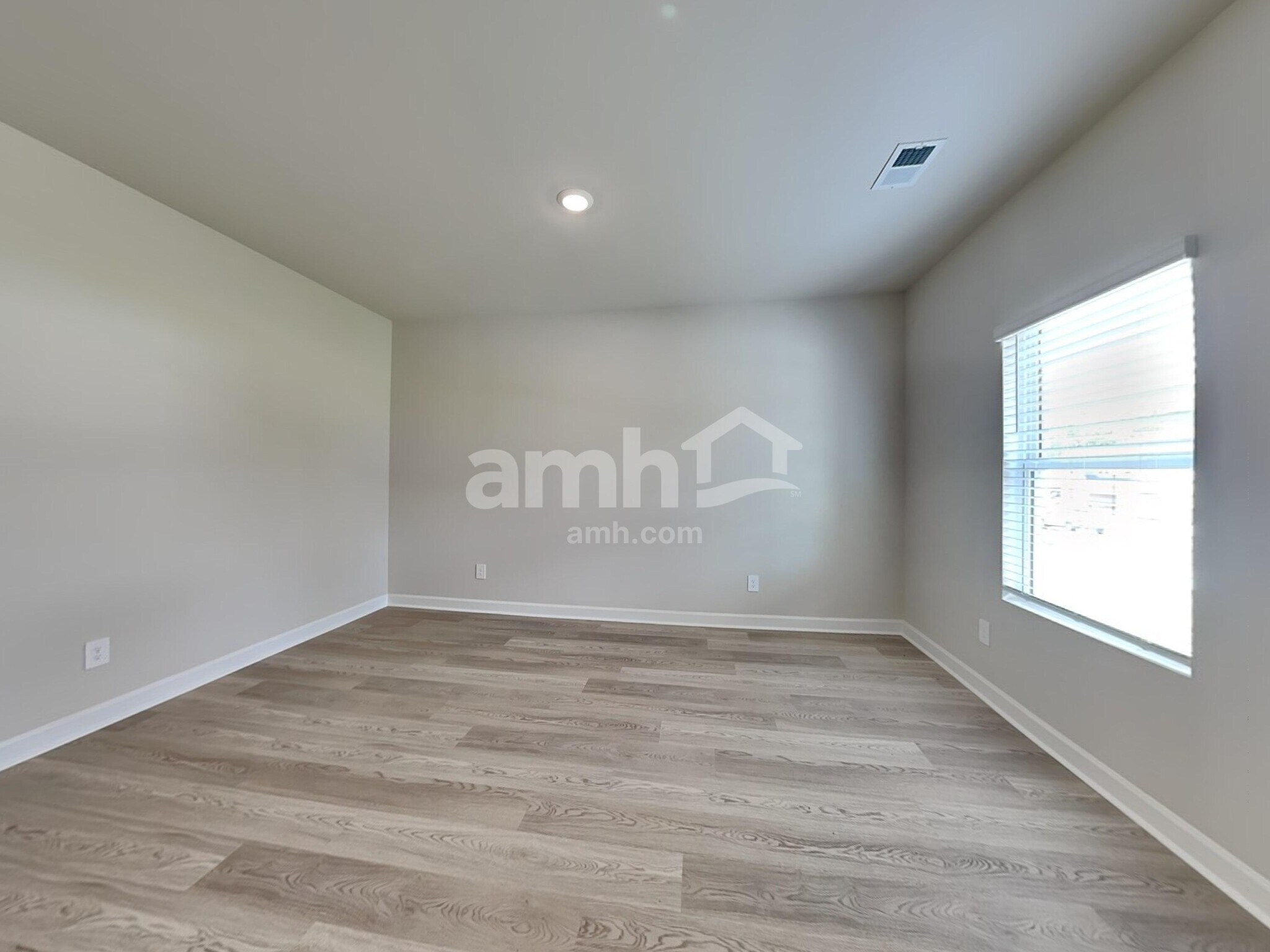 Building Photo - 303 Granby Trl