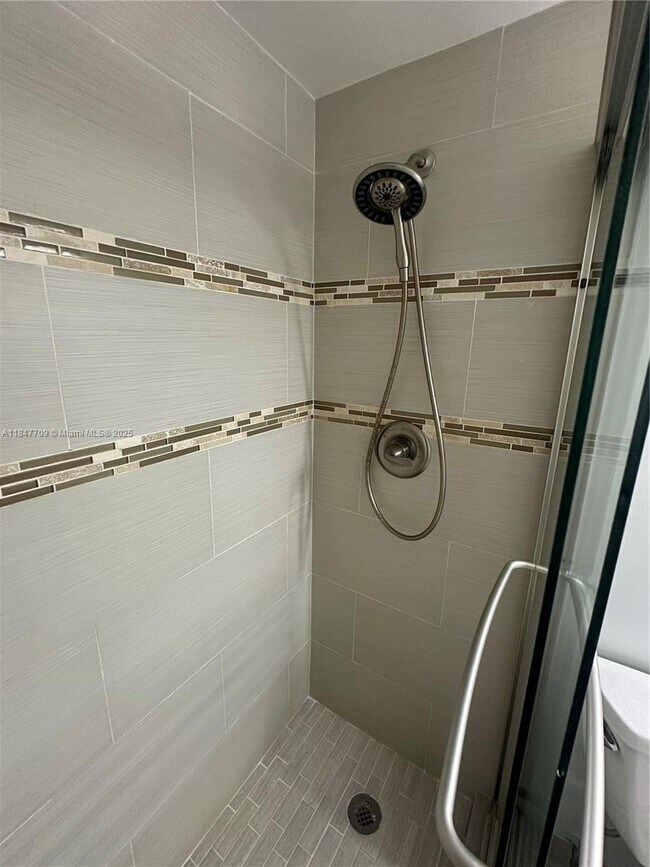 Building Photo - 4027 Swansea Crescent