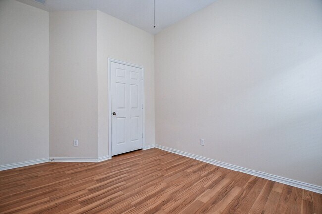Building Photo - 18006 Willow Cliff Ln
