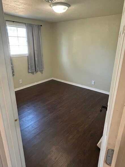 Bedroom - 719 W Loop Dr
