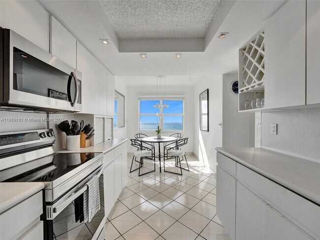 Building Photo - 1800 S Ocean Blvd