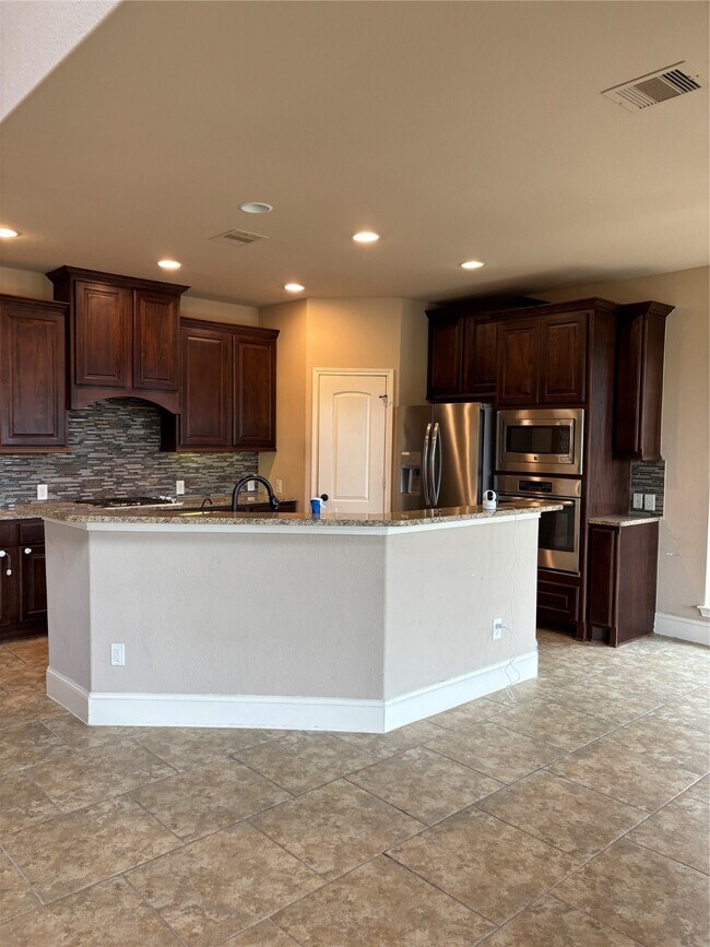 Building Photo - 27410 Bentridge Park Ln