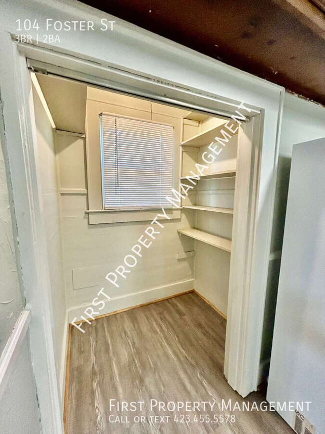 Building Photo - 104 Foster St