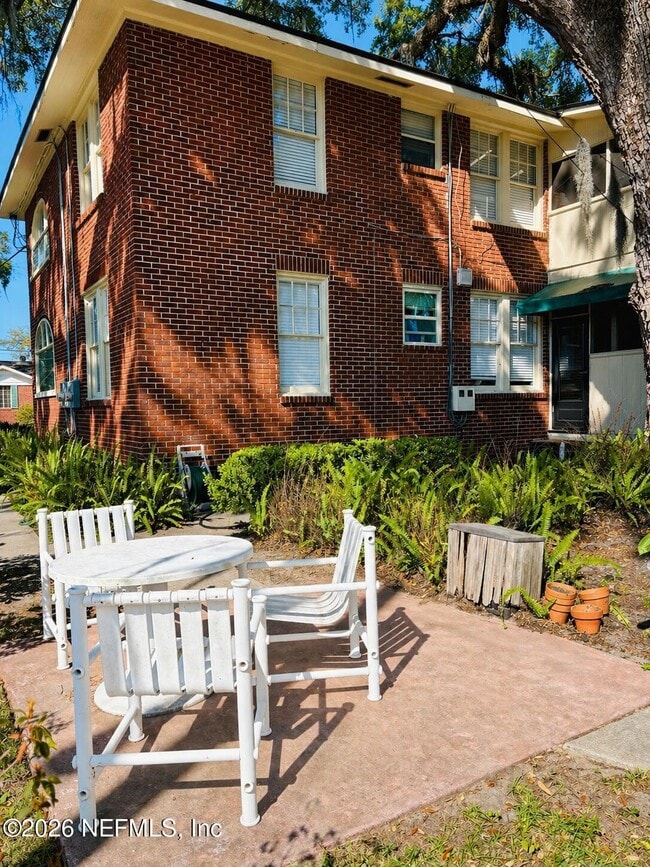 Building Photo - 1765 Canterbury St