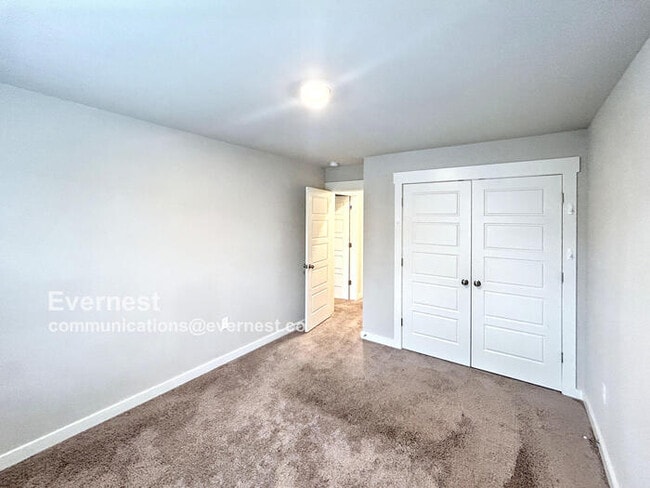 Building Photo - 549 Swanholme Dr