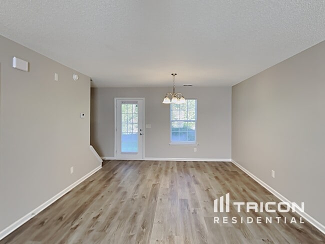 Building Photo - 324 Valley Heights Ln