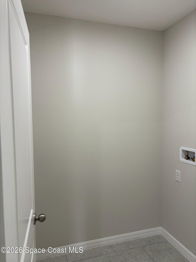 Building Photo - 474 San Filippo Dr SE