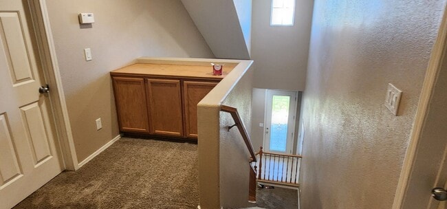 Building Photo - Charming 3 bedroom home with great curb ap...