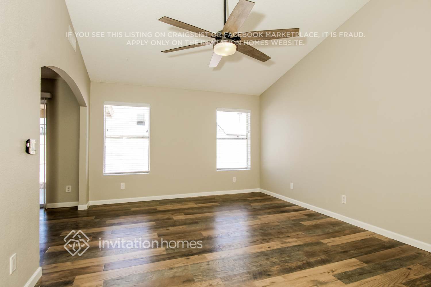 Building Photo - 8714 W Lawrence Ln