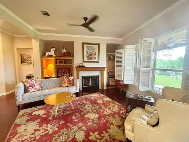 Building Photo - 107 Yaupon Ln
