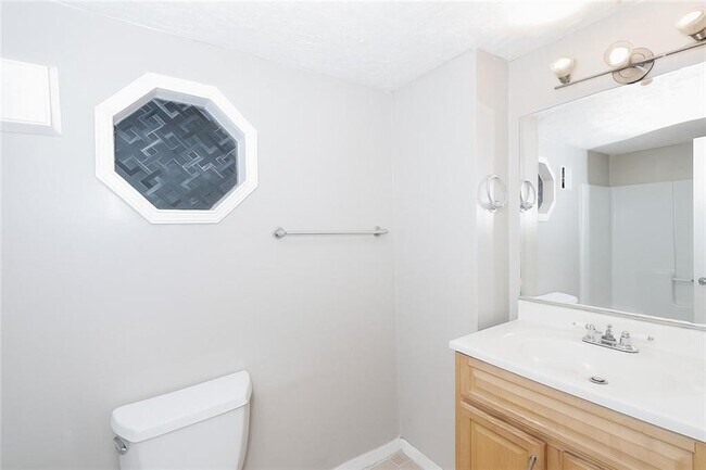 Building Photo - 916 Greenwood Ave NE