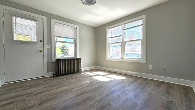 Building Photo - 43-47-47 Willow St