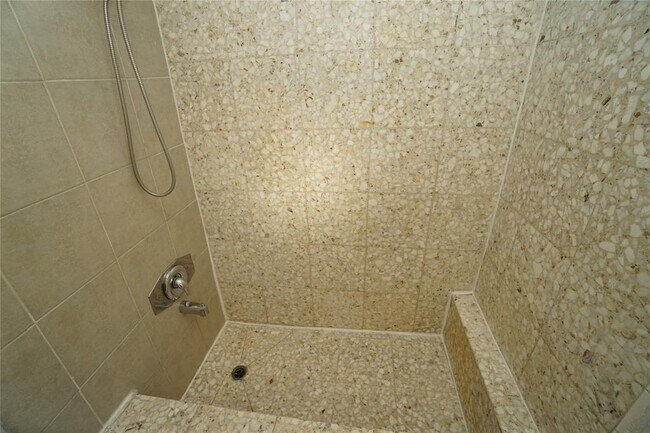 Building Photo - 7827 Candle Ln