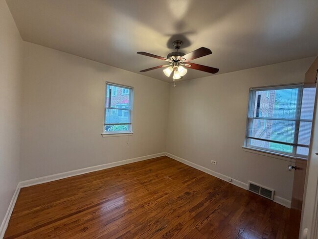 Building Photo - 312 E 83rd St