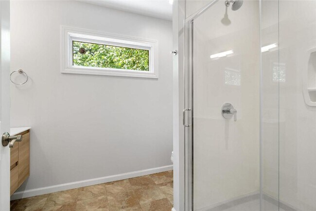 Building Photo - 101 Graybridge Rd