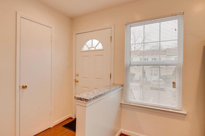 Entry - 2858 Lester Lee Ct