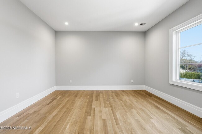 Building Photo - 84 Cooper Ave