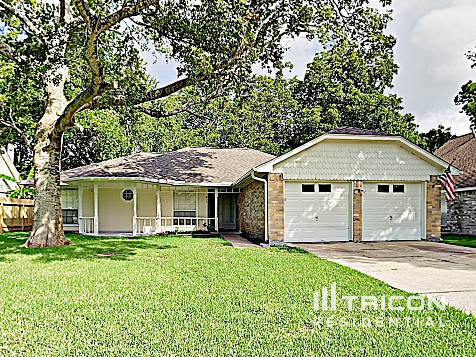 Building Photo - 824 Oakridge Dr