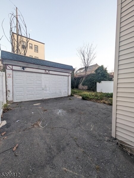 Building Photo - 54 Cedar Ave