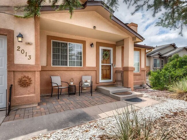 Building Photo - ***MOVE IN SPECIAL*** $500 OFF 1st MONTH'S...
