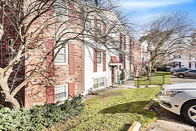 Building Photo - 728 Garland Cir