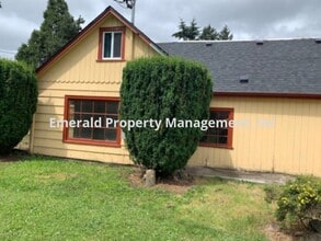 Building Photo - River Road/Park Ave. area updated apartment in house