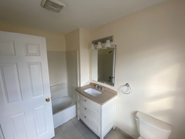 Primary bath - 4666 Louise Saint Claire Dr