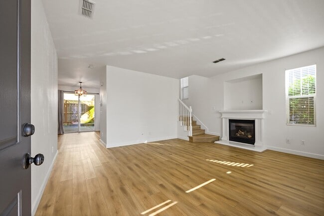 Building Photo - 2023 Northfield Dr