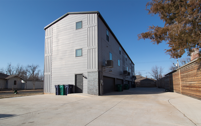 Building Photo - 1631 NW 21st St