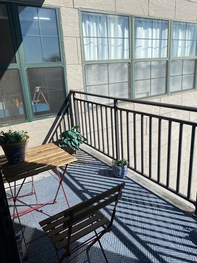 Balcony - 3201 Saint Paul St