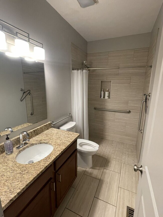 Building Photo - 94-96-96 McMillen Ave