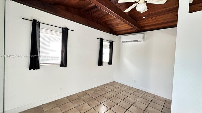 Building Photo - 2410 Roosevelt St