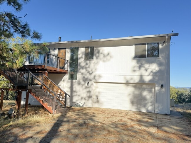 Primary Photo - 10201 Ponderosa Way