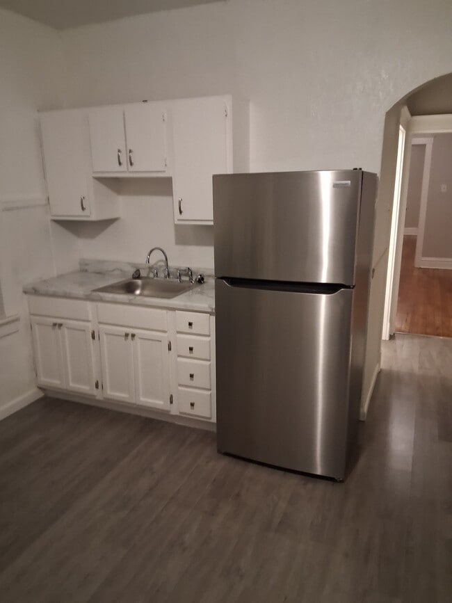 Building Photo - 520 Fassen St