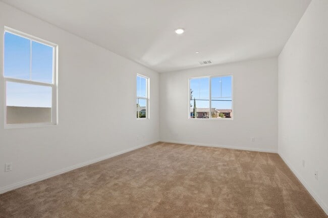Building Photo - 16435 Globetrotter Ave