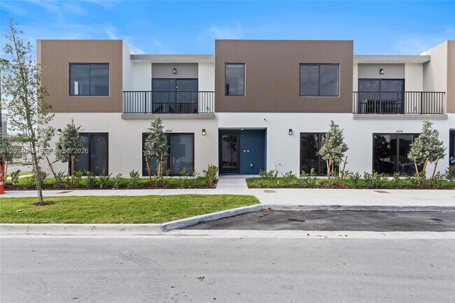 Building Photo - 14584 SW 261 St Ter