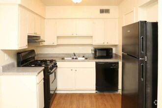 Building Photo - 1 bedroom in Austin TX 78751