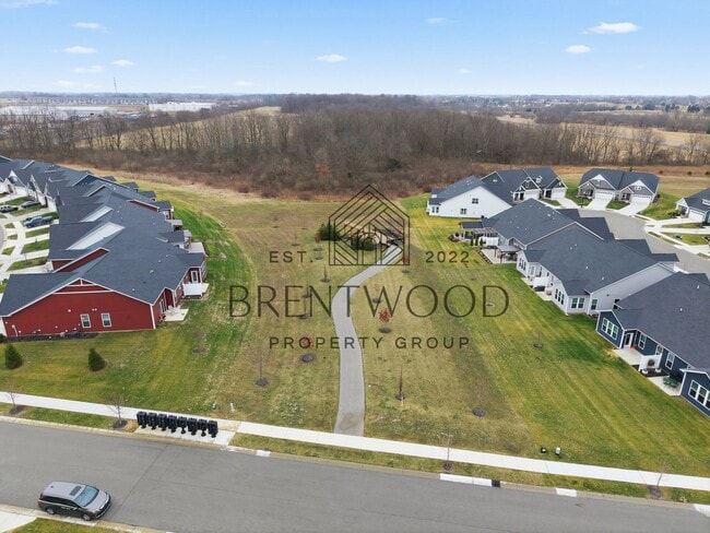 Building Photo - 3 Bed/3 Bath Home with Sunroom in Miller’s Walk – Noblesville