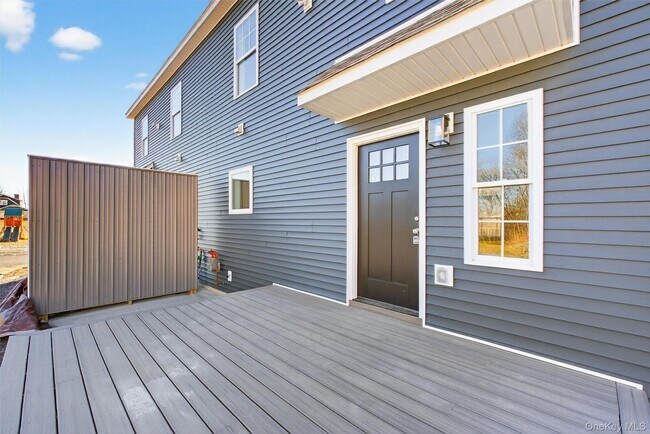 Building Photo - 104 North Rd