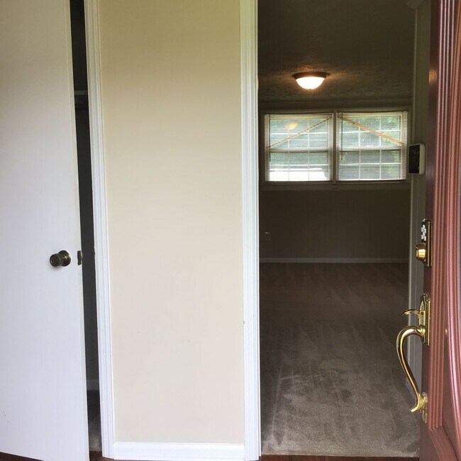 Building Photo - Dorsett6863