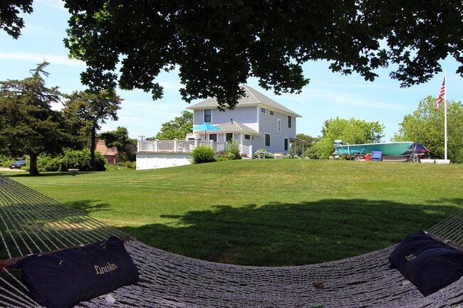 Building Photo - 351 Barlows Landing Rd