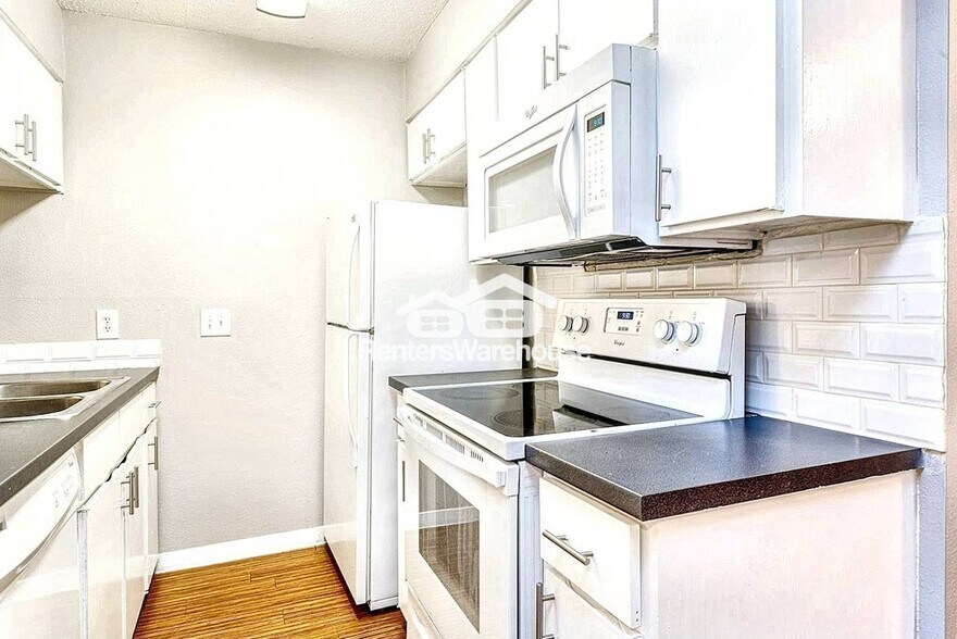 Building Photo - 4007 Avenue C