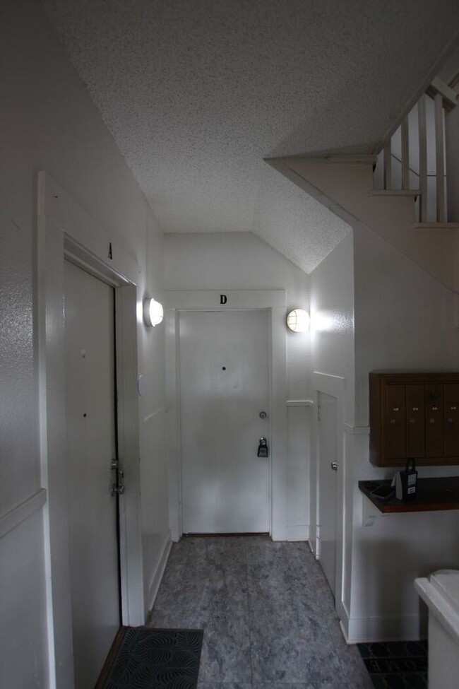 Building Photo - Schedule A Tour Today! 1 Bedroom 1 Bath Ap...