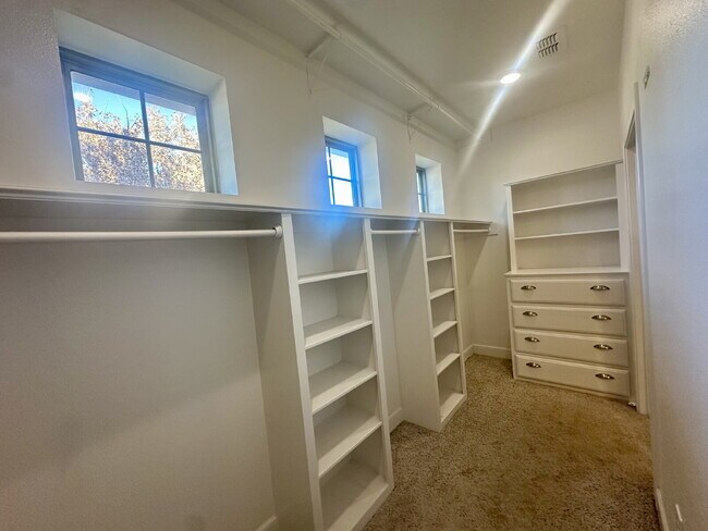 Building Photo - 3/2/2 Home in Kelsey Park – Former Parade of Homes Showcase!